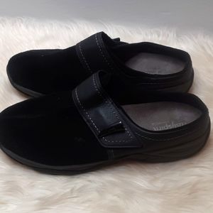 Easy Spirit Black Clogs Size 10 (4)